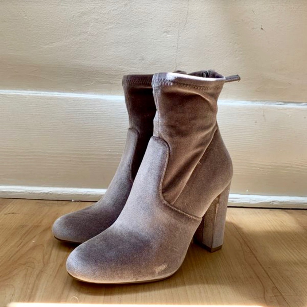 Steve Madden velvet ankle boots size 5.5